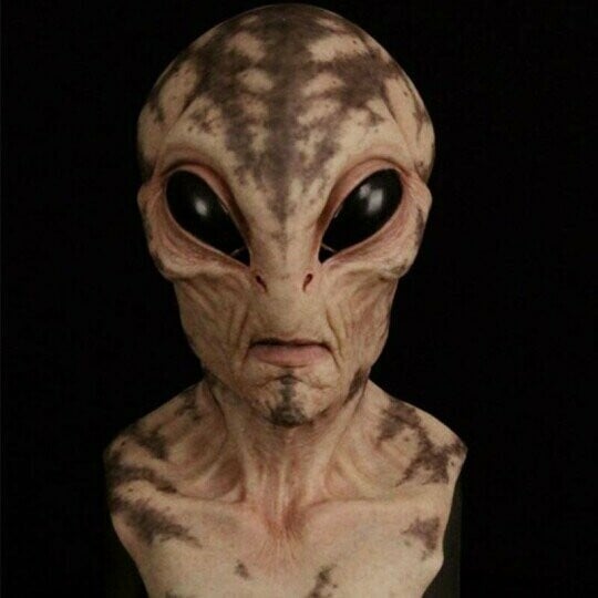 Alien Mask för Halloween – Realistisk Design för Maskerad och Temafest 11
