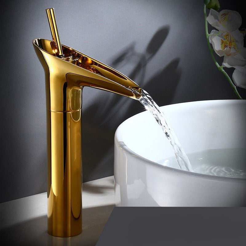 Badrumskran i Vintage Stil med Vattenfall Design 10