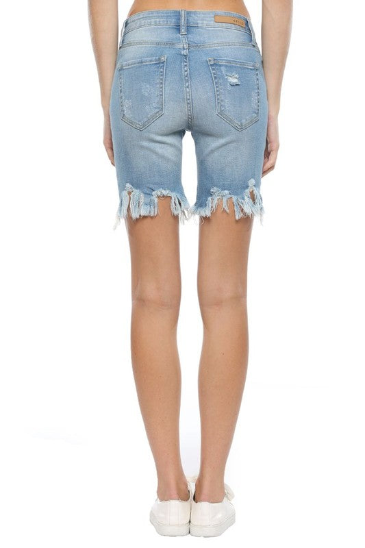 Bermuda Shorts för Damer med Oregelbundet Fransat Slut i Ljus Denim 2