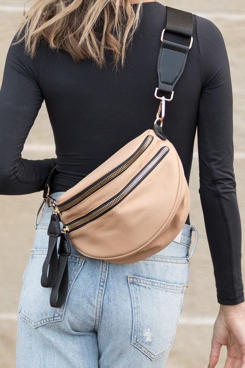 Dam Axelväska Crescent Nylon med Dubbel Dragkedja och Justerbar Rem 3