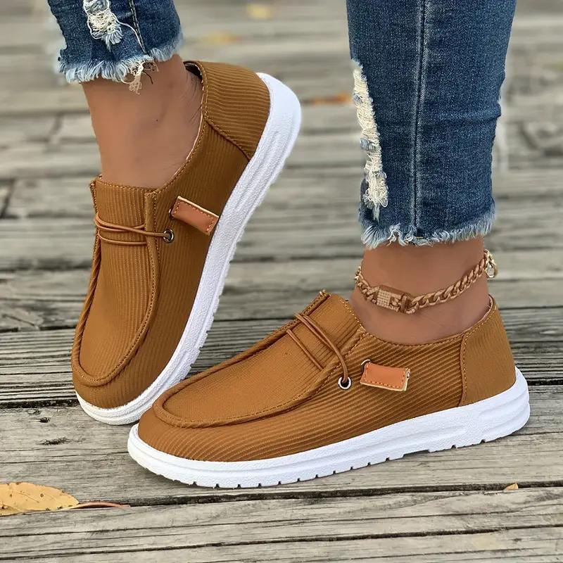 Damernas Slip-on Skor i Stilren Design 5