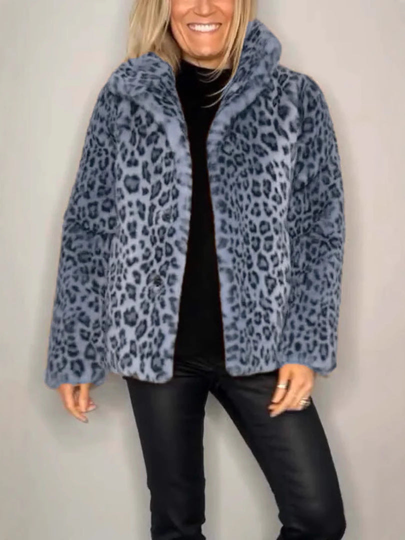 Damkappa i Fuskpäls med Oversized Passform och Leopardmönster 5