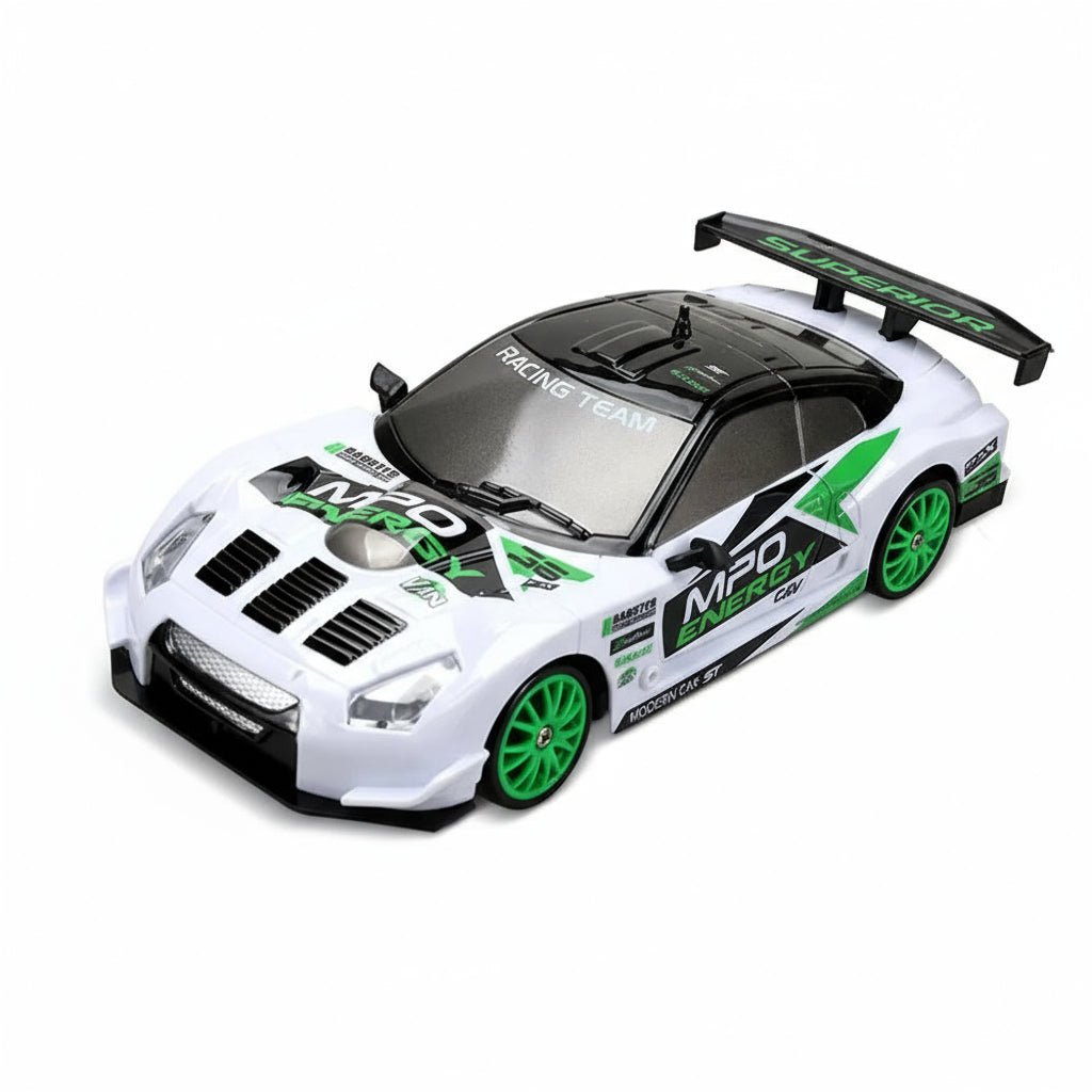 Fyrhjulsdriven RC Driftbil med Hala Däck 9
