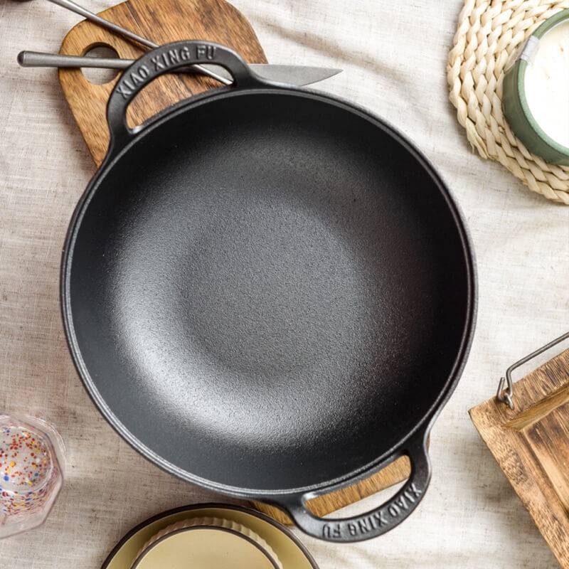 Gjutjärnspanna För Matlagning Med Naturlig Patina - Perfekt För Familjemåltider 8