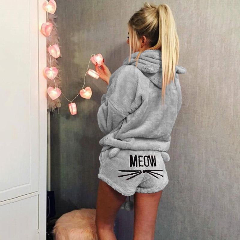 Pyjamasset med katten Warm Meow