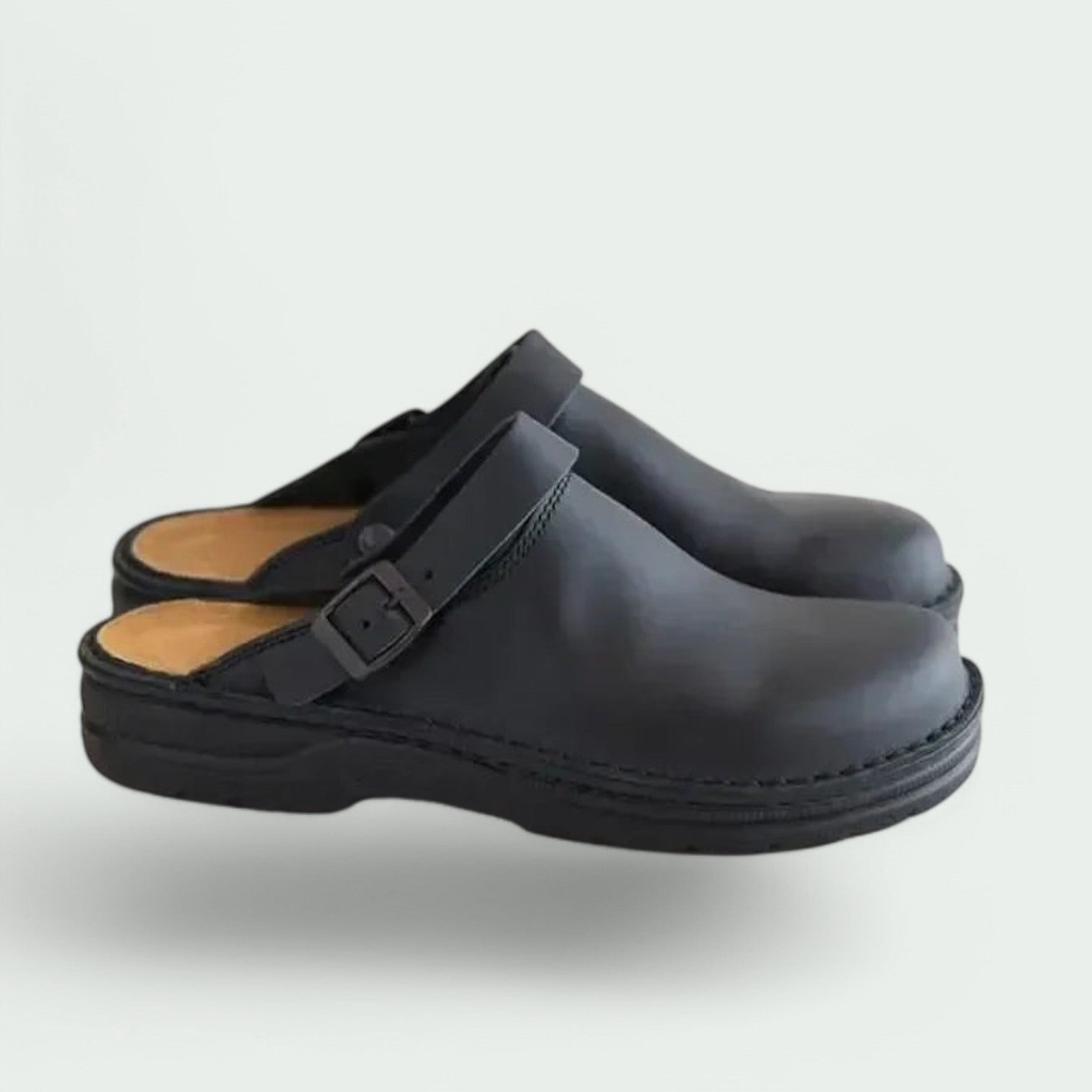 Herrsandaler i trä och textil med öppen häl 1