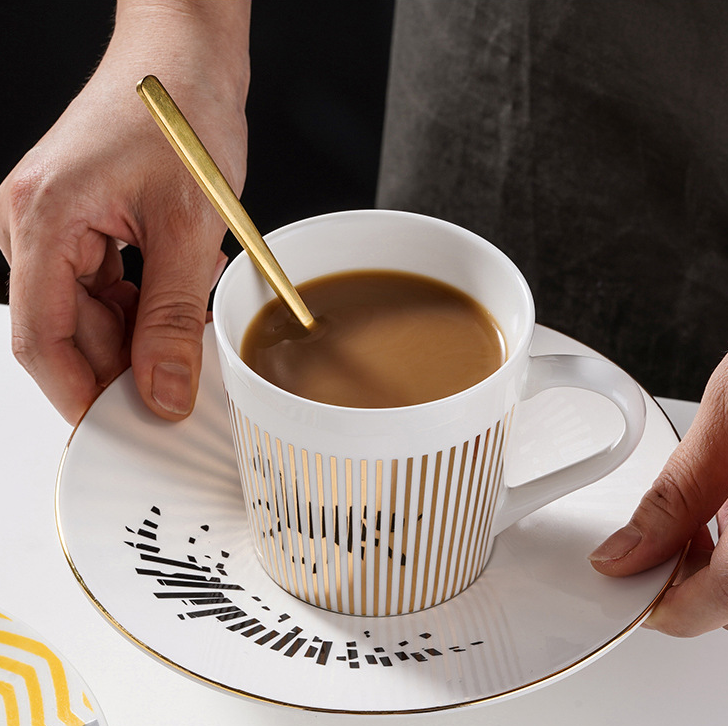 Kaffemugg med Rörligt Mönster och Bekvämt Handtag 1