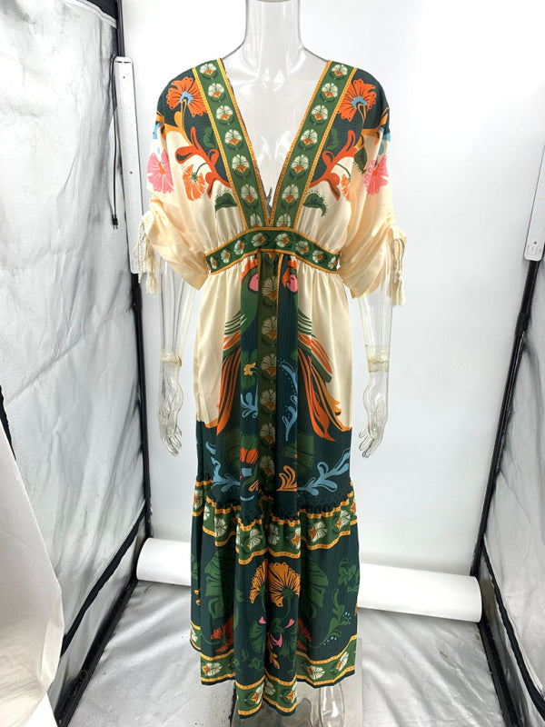 Klänning i linne med V-ringning och retro etnisk stil 2