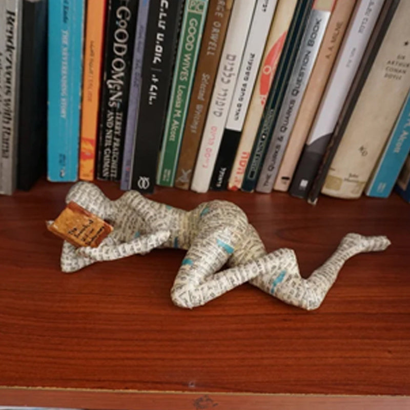 Kvinnlig Staty Ornament Läsande Dekoration 8