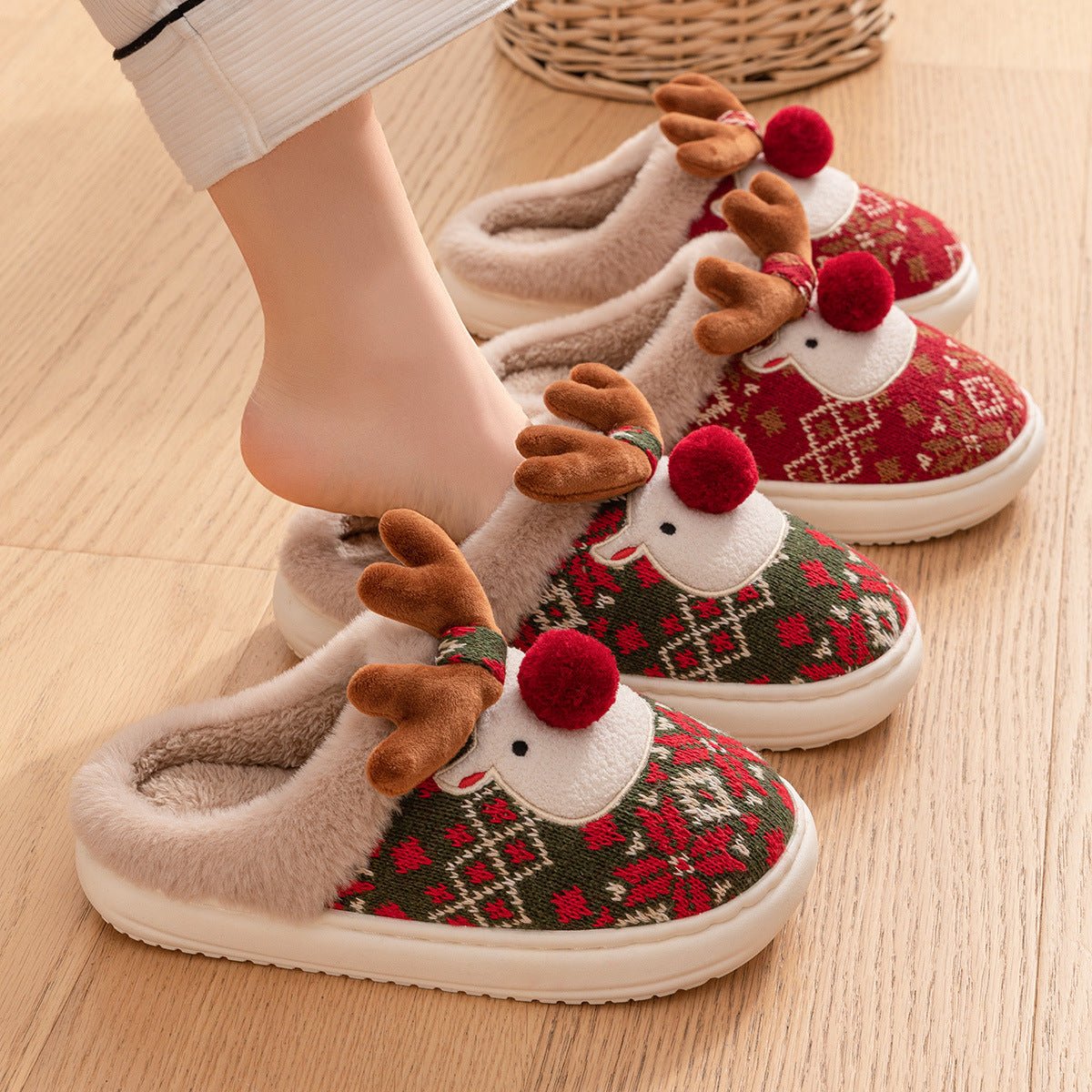 Kvinnors Julhustofflor med Broderad Design 7