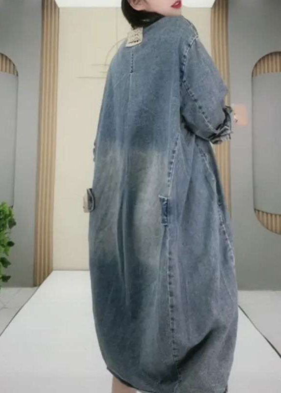 Kvinnors Långärmad Denim Klänning med Peter Pan Krage 2