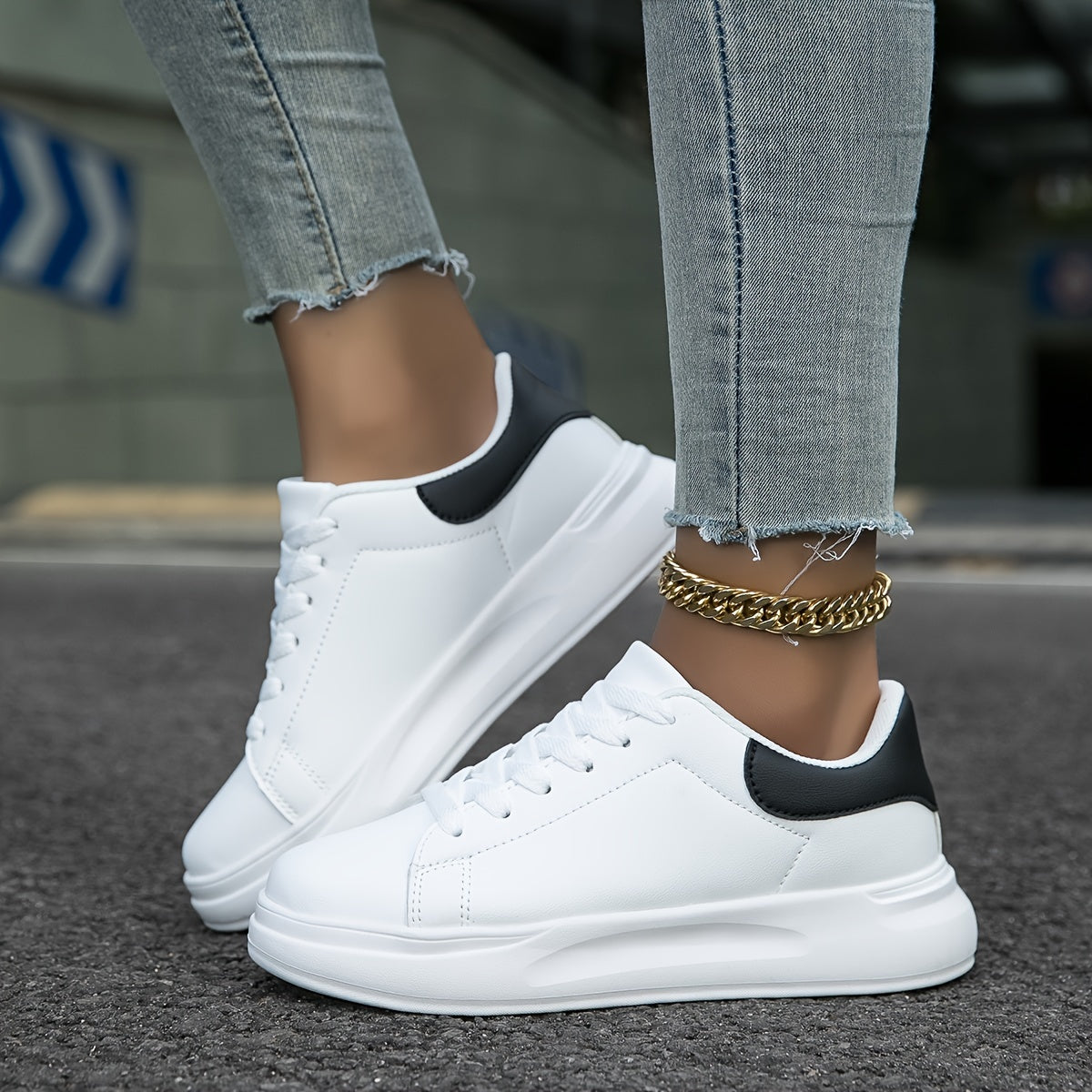 Kvinnors Sneakers i Vit Läder – Minimalistisk Casual Stil 5
