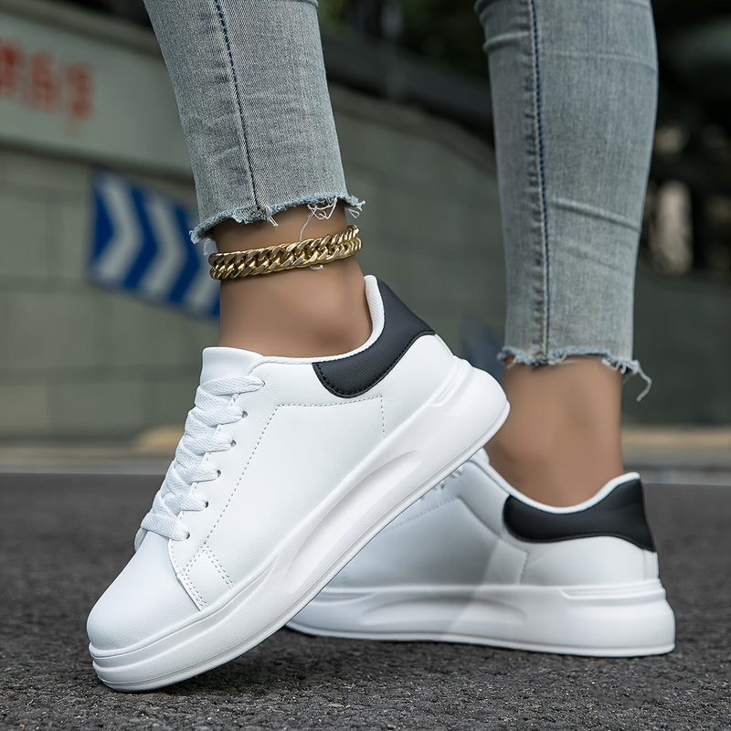 Kvinnors Sneakers i Vit Läder – Minimalistisk Casual Stil 9