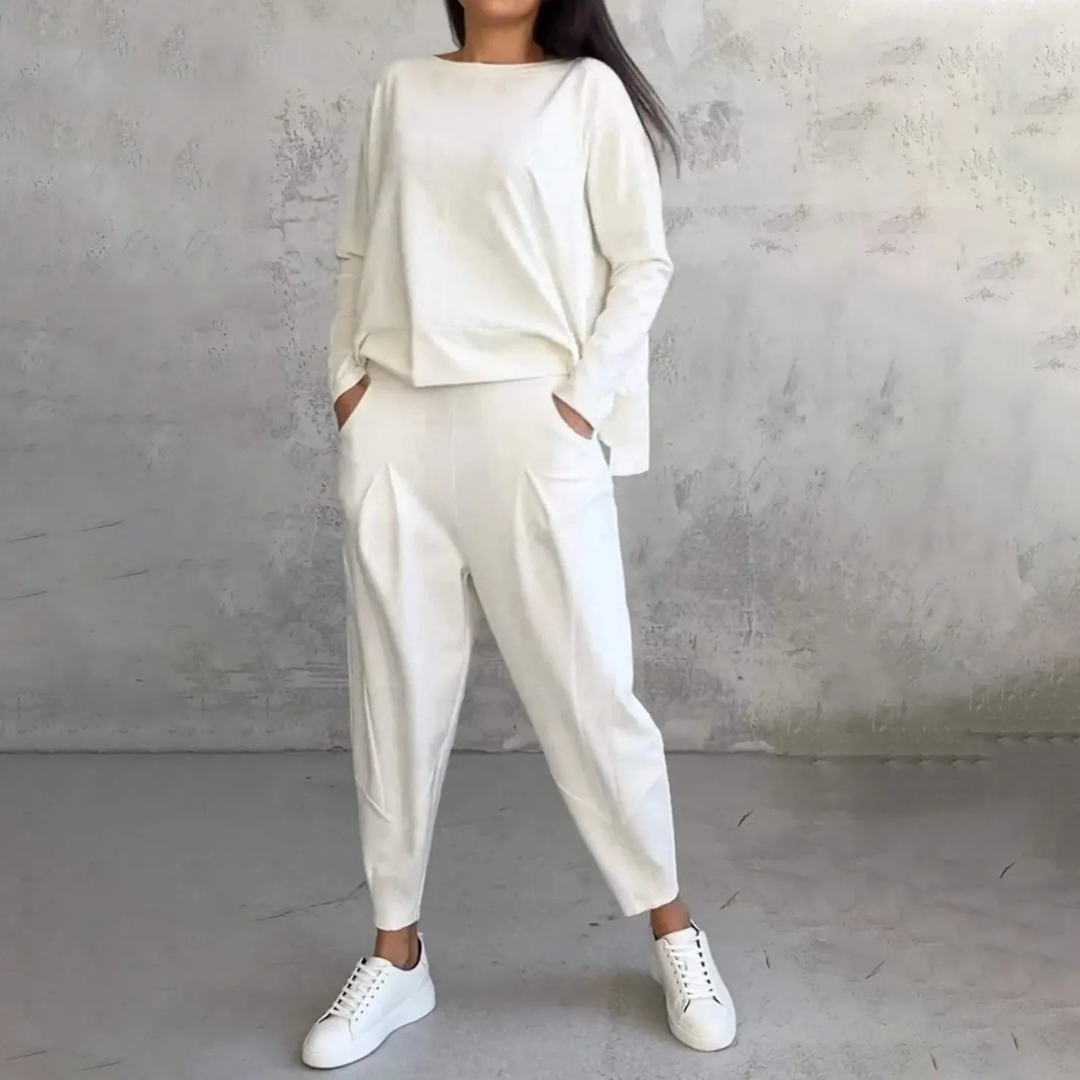 Kvinnors Tvådelat Set Med Stilren Design 0