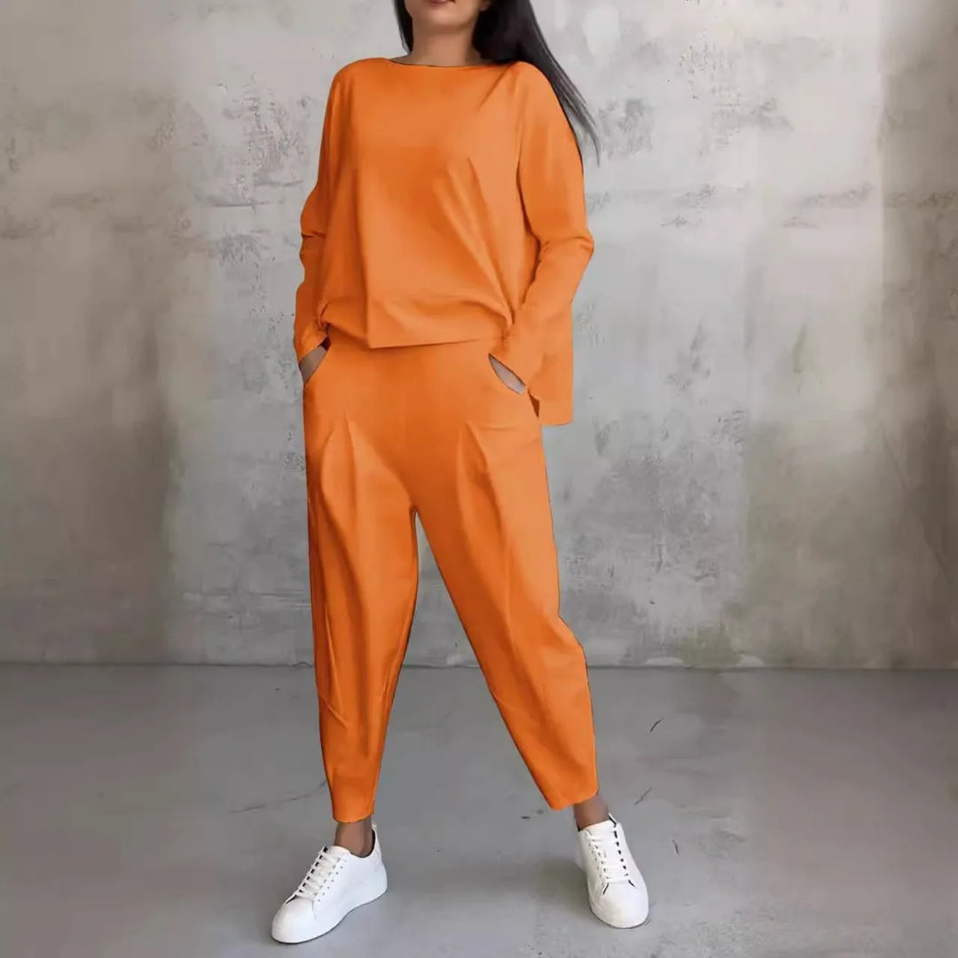 Kvinnors Tvådelat Set Med Stilren Design 7