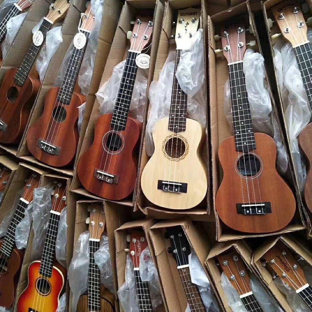 Kvinnors Ukulele Med Solid Trädesign 6