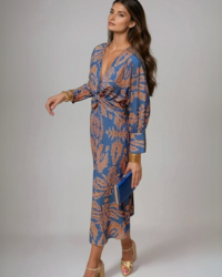 Kvinnors Vintage Charm Klänning med V-ringning och Draperad Design 1