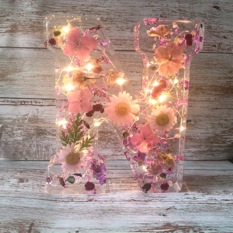 Nattljus med Torkade Blommor - Personlig Bokstav 9
