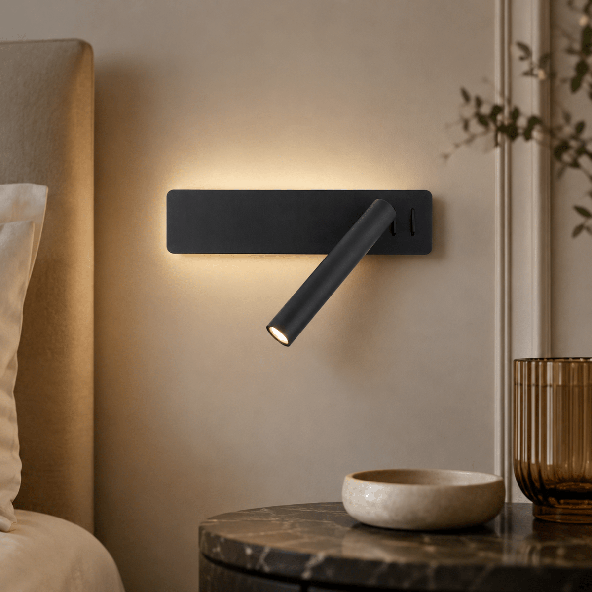 Roterbar LED-lampa för säng och läsning 1