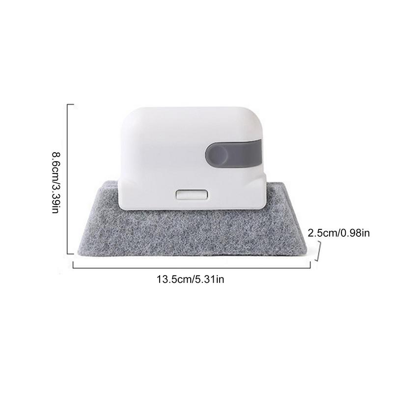 Borste för rengöring av fönsterspår