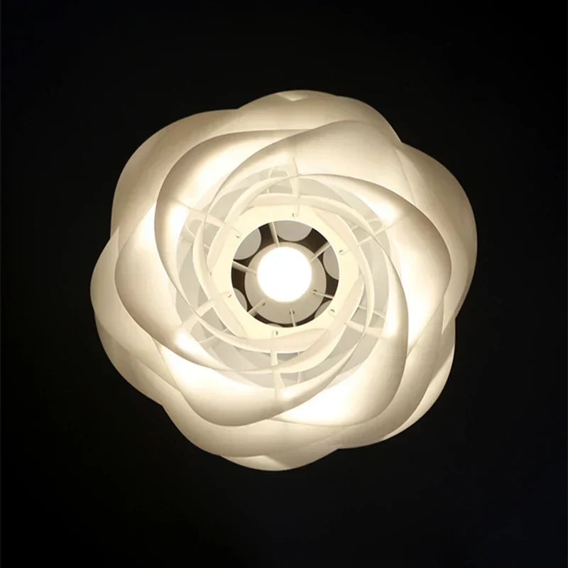 Takbelysning med Rosenkransdesign för Romantiska Miljöer 1