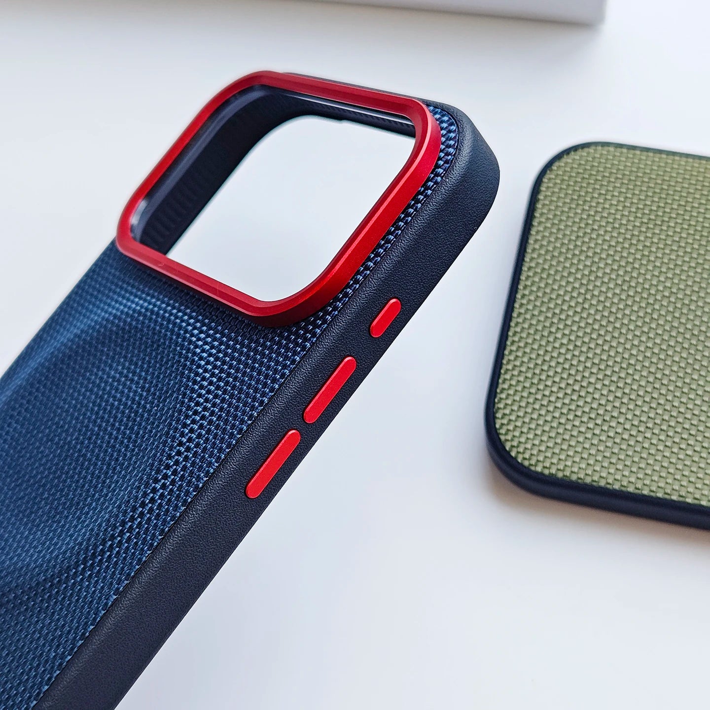 Telefonfodral för iPhone 17 Pro Max med Magnetisk Laddning och Robust Design 3