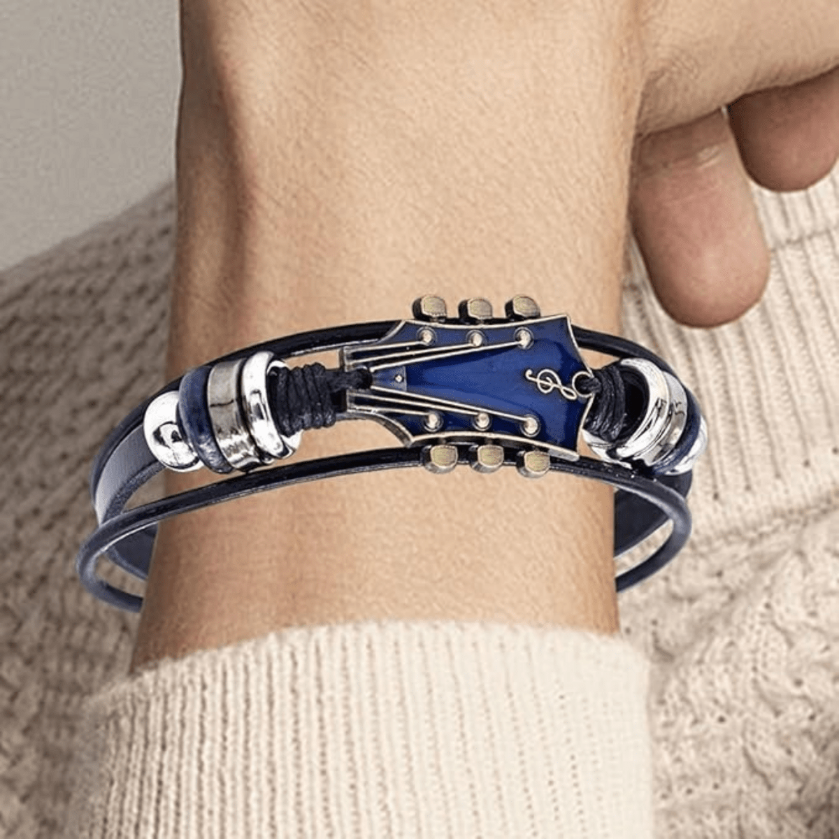 Unisex Läderarmband med Gitarrinspirerad Design 6