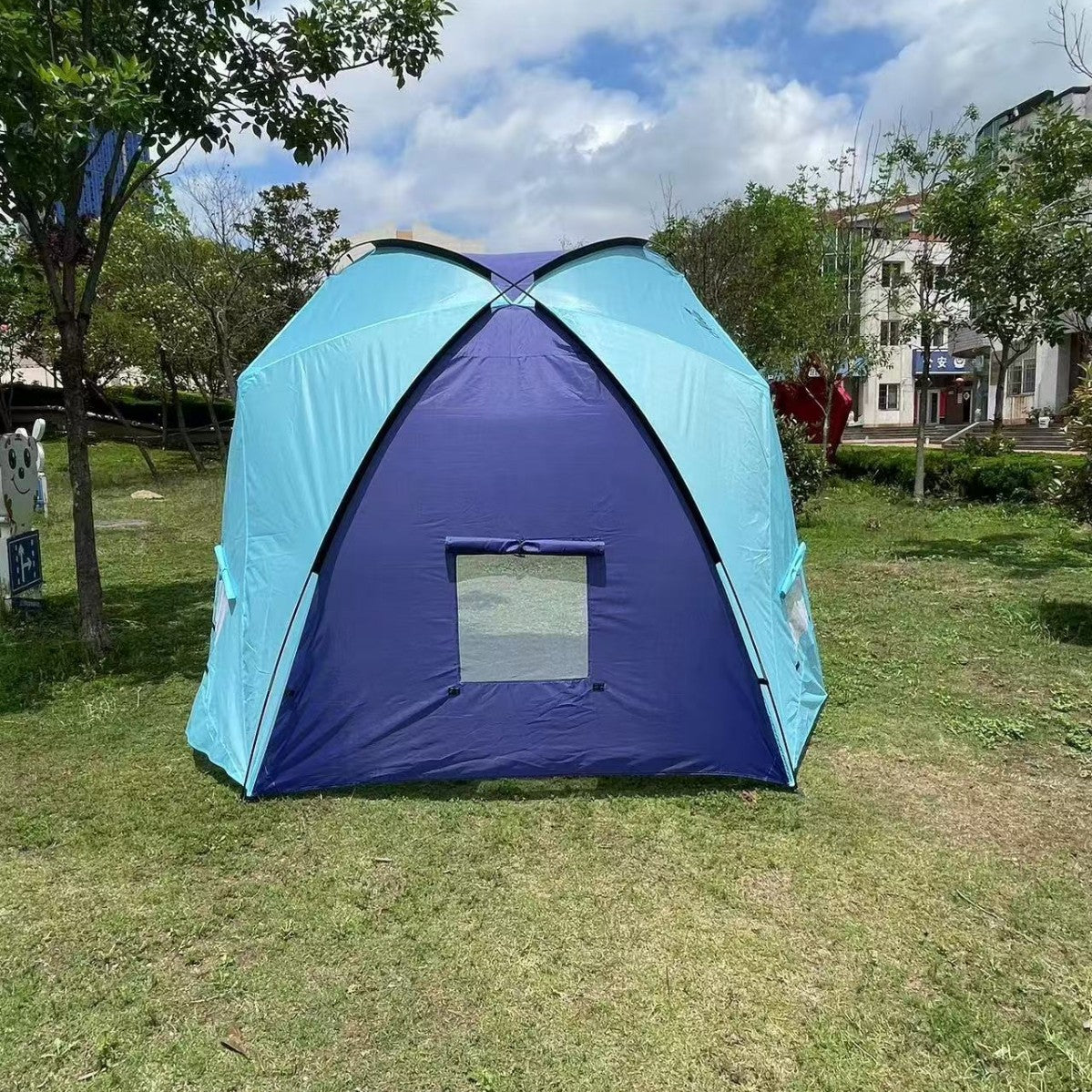 Utomhus Strandpaviljong med Integrerade Fönster och Snabb Installation 1