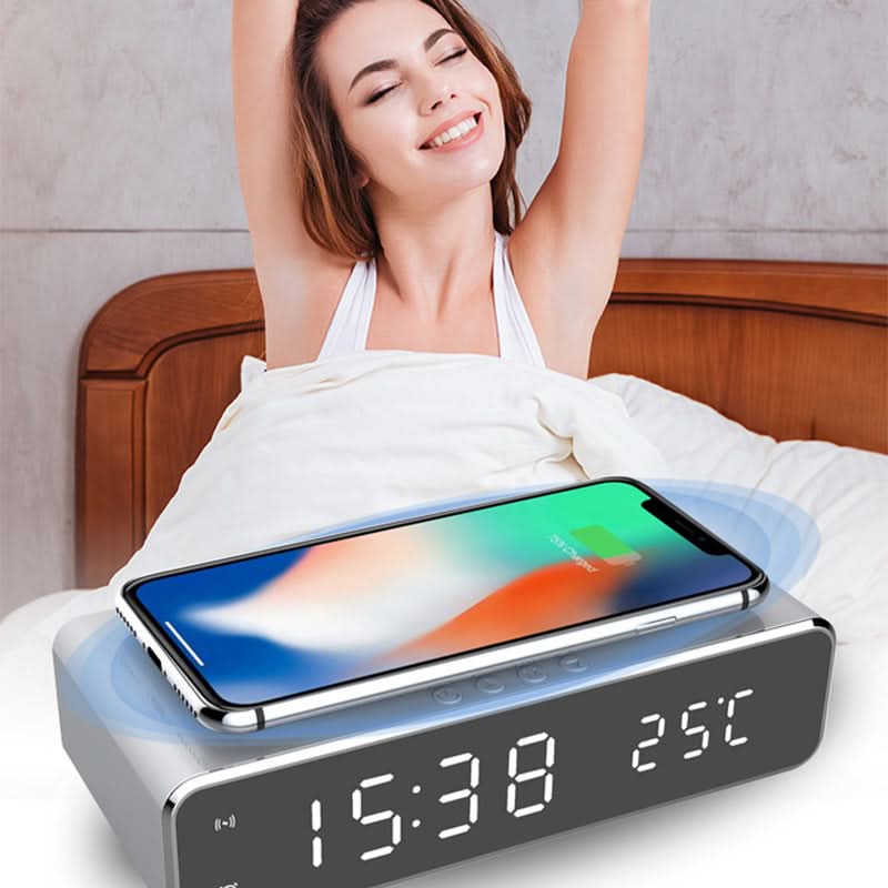 Väckarklocka med Trådlös Laddare och LED-display 2