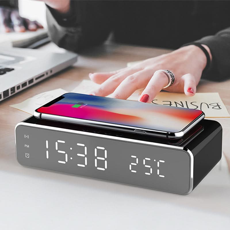 Väckarklocka med Trådlös Laddare och LED-display 3