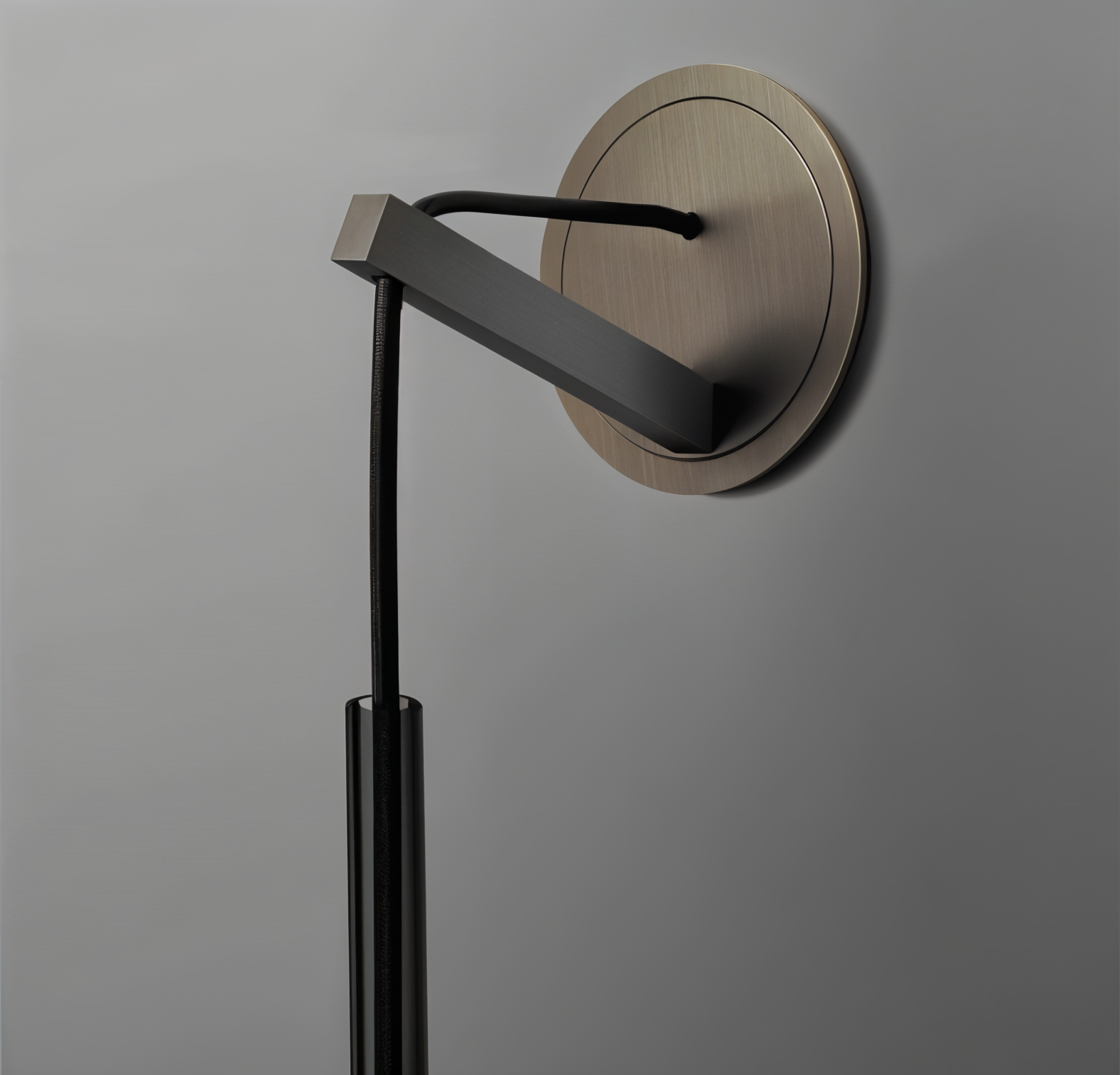 Vägglampa med Rökt Glas och Koppardetaljer 3