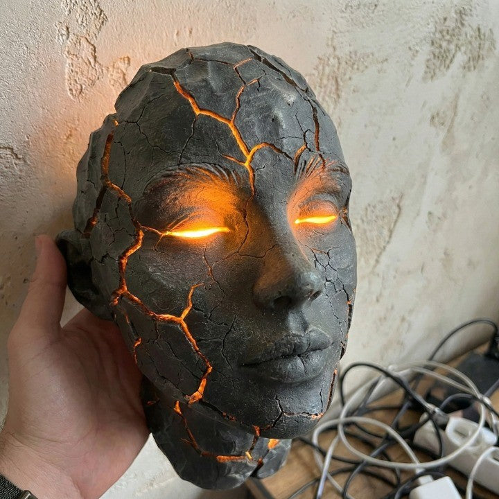 Vägglampa med Skulpturell Design av Mänskligt Ansikte 2