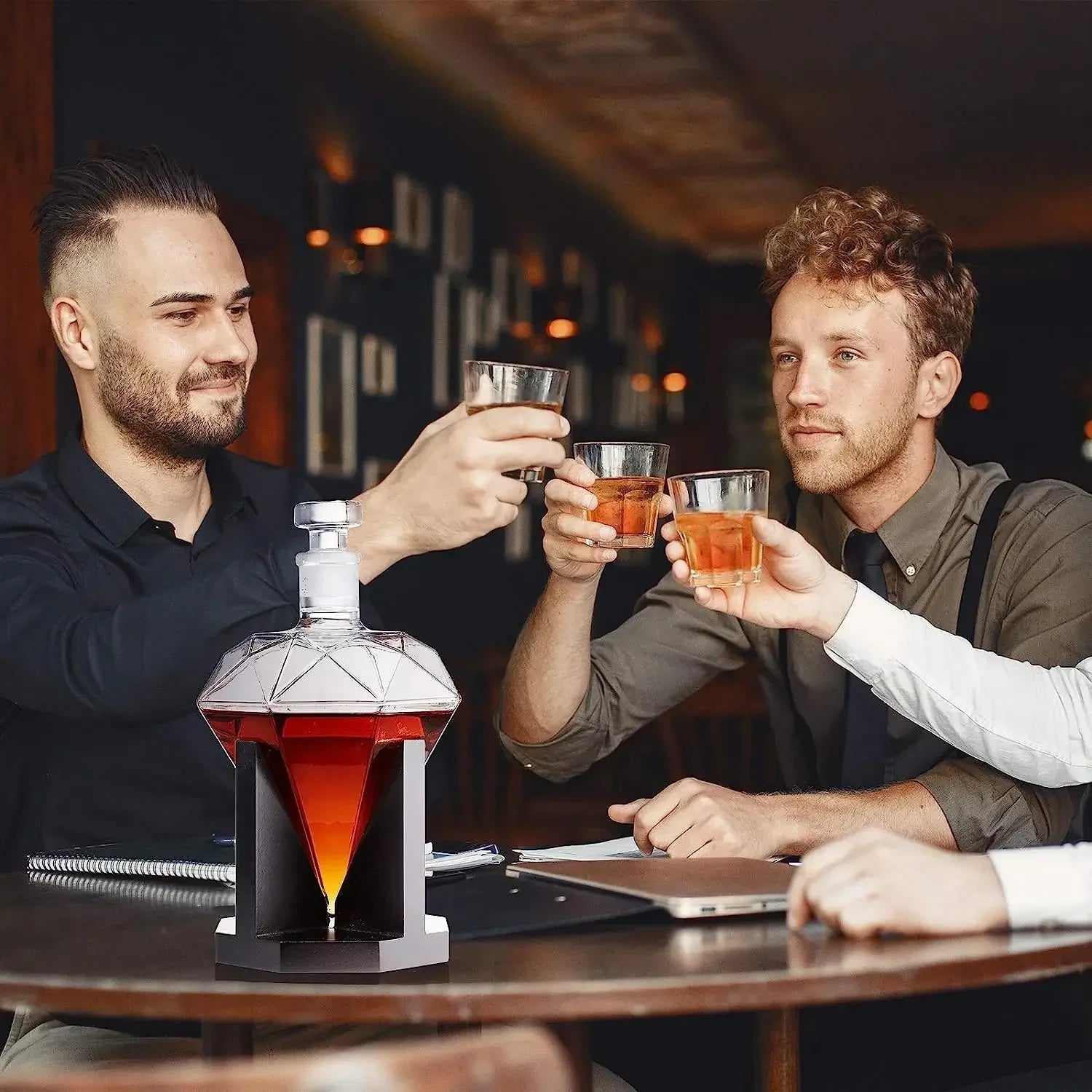 Whiskykaraff Diamantformad med Trähållare 3