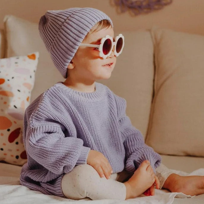 Enfärgad stickad tröja för barn