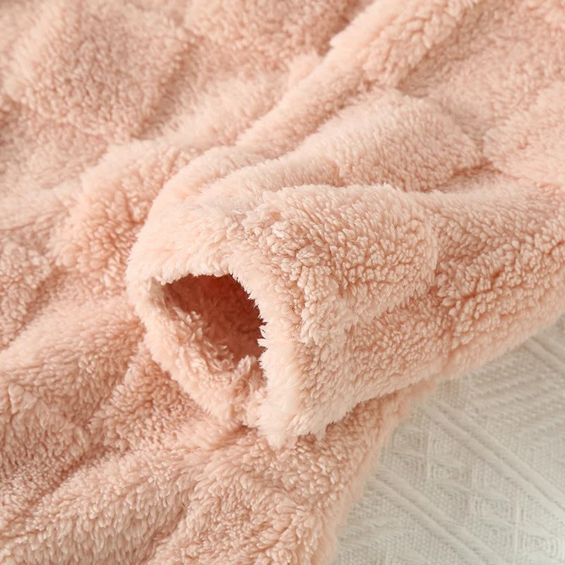 Vinterrutigt pyjamas-set för kvinnor