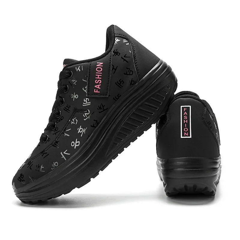Sneakers med snörning i plattform för kvinnor