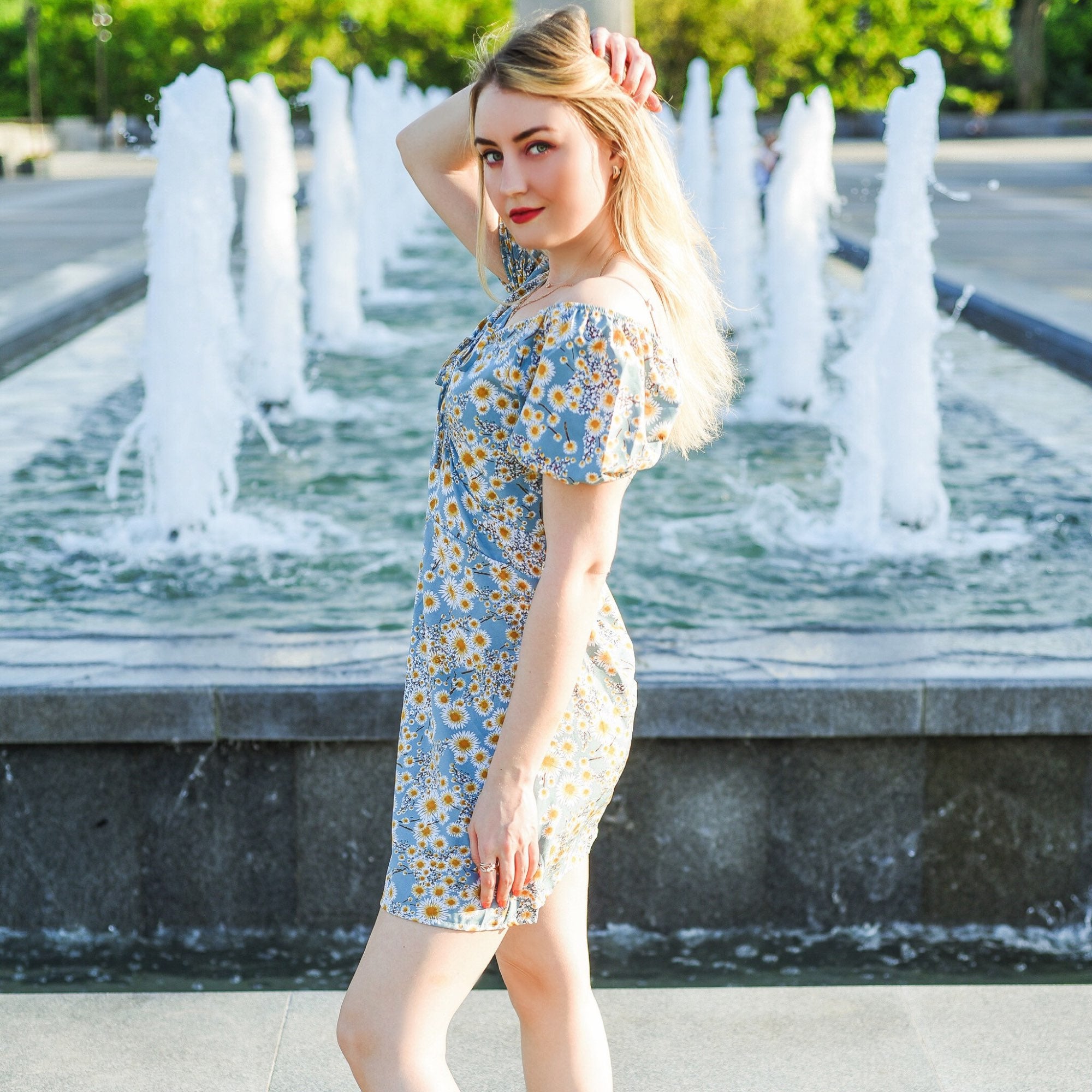 Miniklänning med puffärm i blommig chiffong för kvinnor