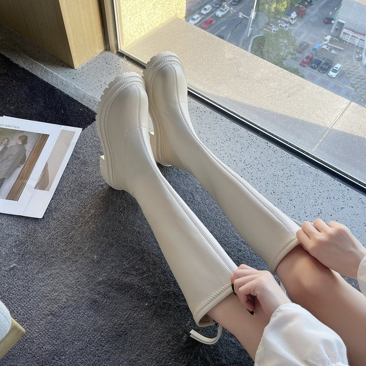 Långa stövlar för kvinnor