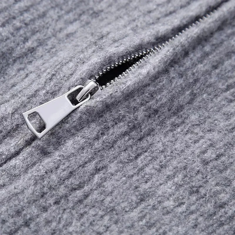 Stickad tröja med dragkedja för kvinnor