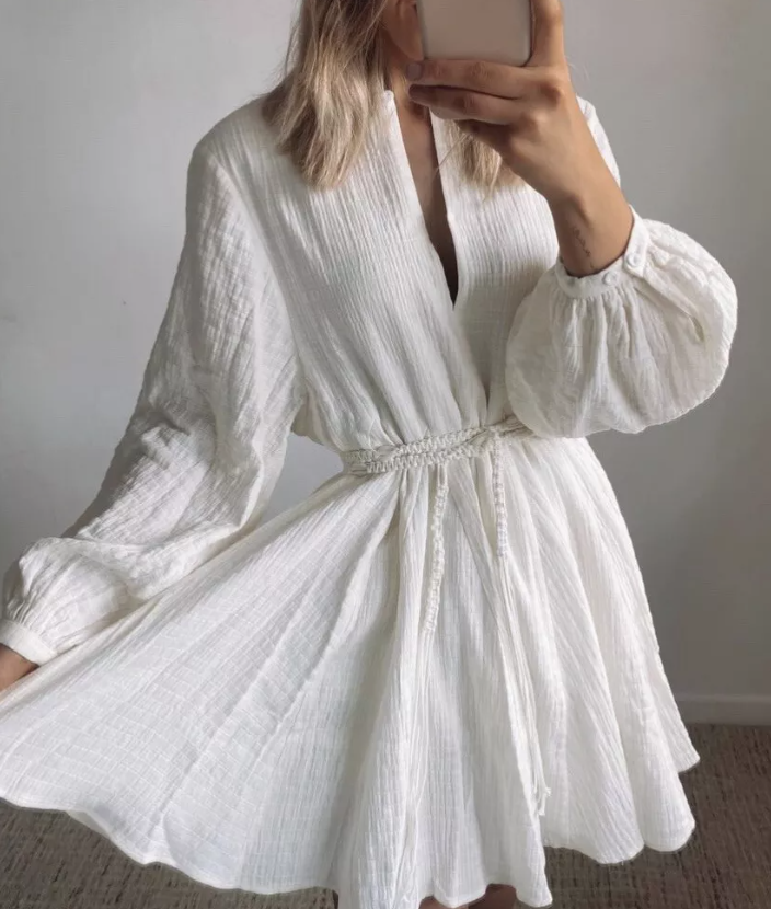 Kort ballongärmad klänning med bälte och knytband för kvinnor