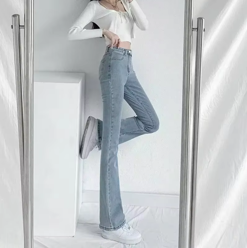 Slim Fit utsvängda byxor med hög midja för kvinnor