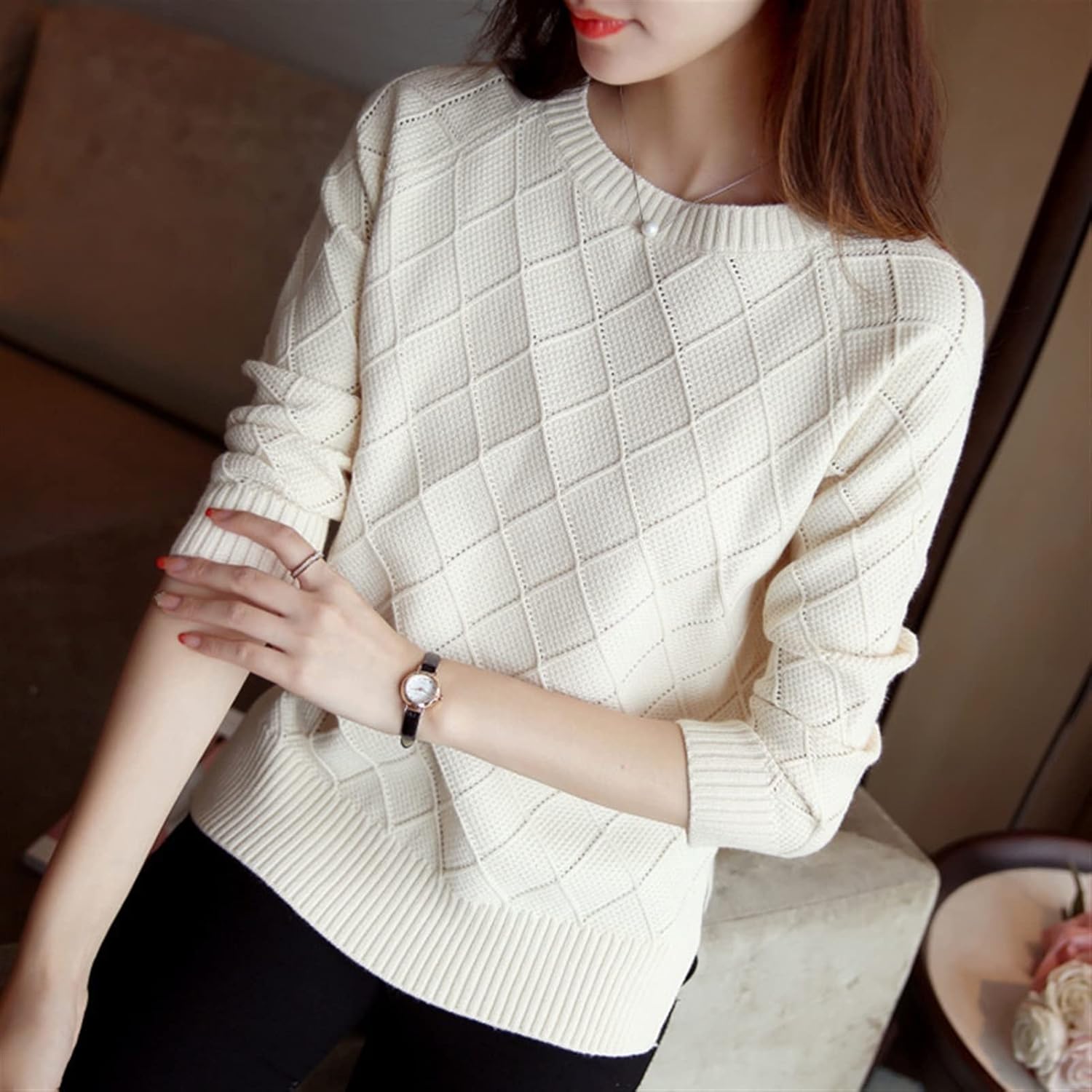 Stickad tröja i ren färg för kvinnor