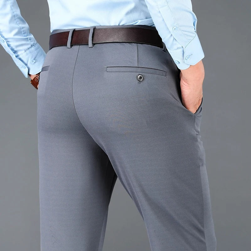 Löst sittande raka byxor för män