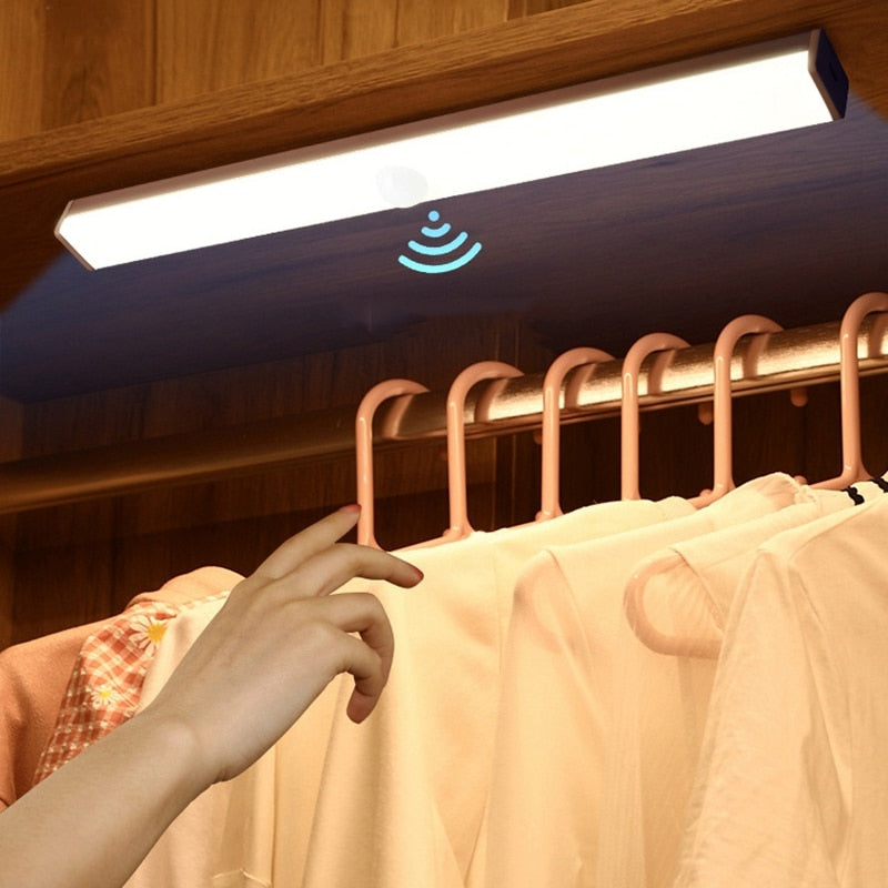 Nattlampa med trådlös rörelse