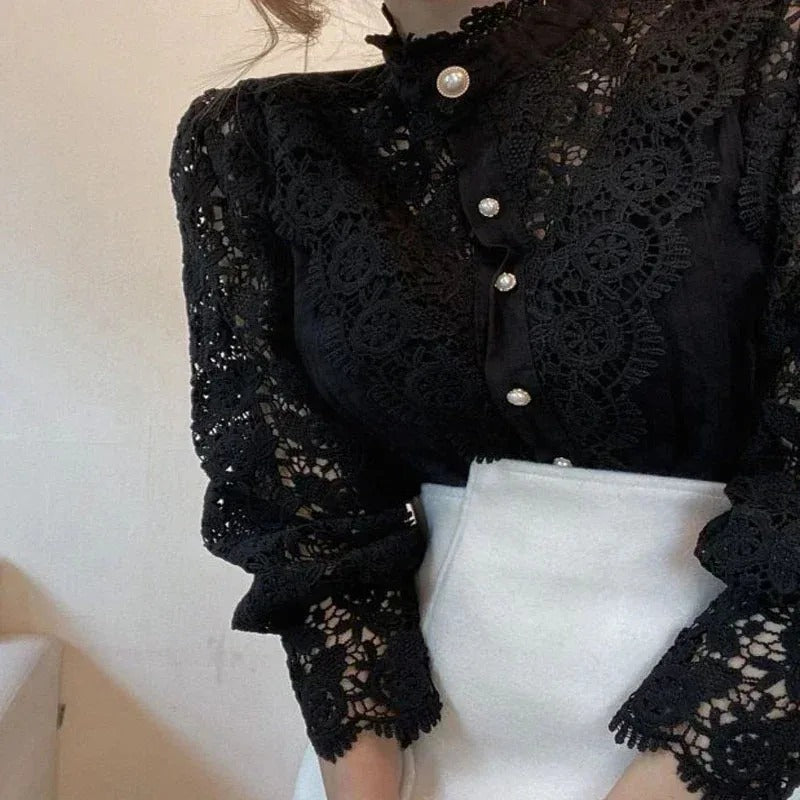 Blommig blus med ihålig spets för kvinnor