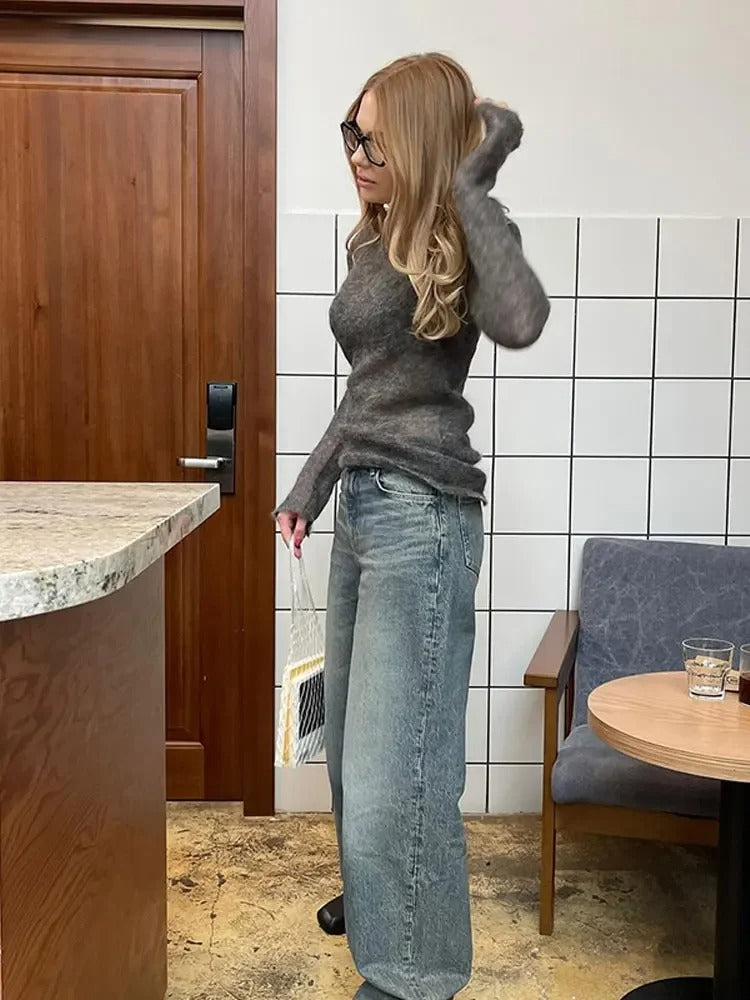 Tunn stickad tröja för kvinnor