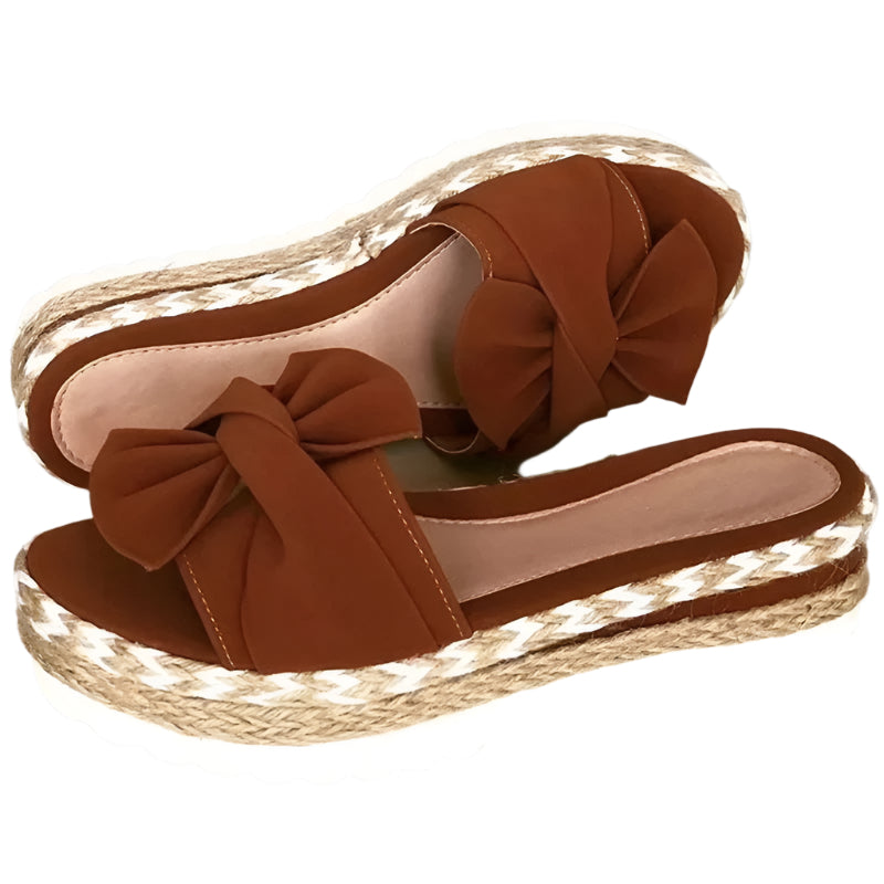 Sandaler med kilformad klack för kvinnor