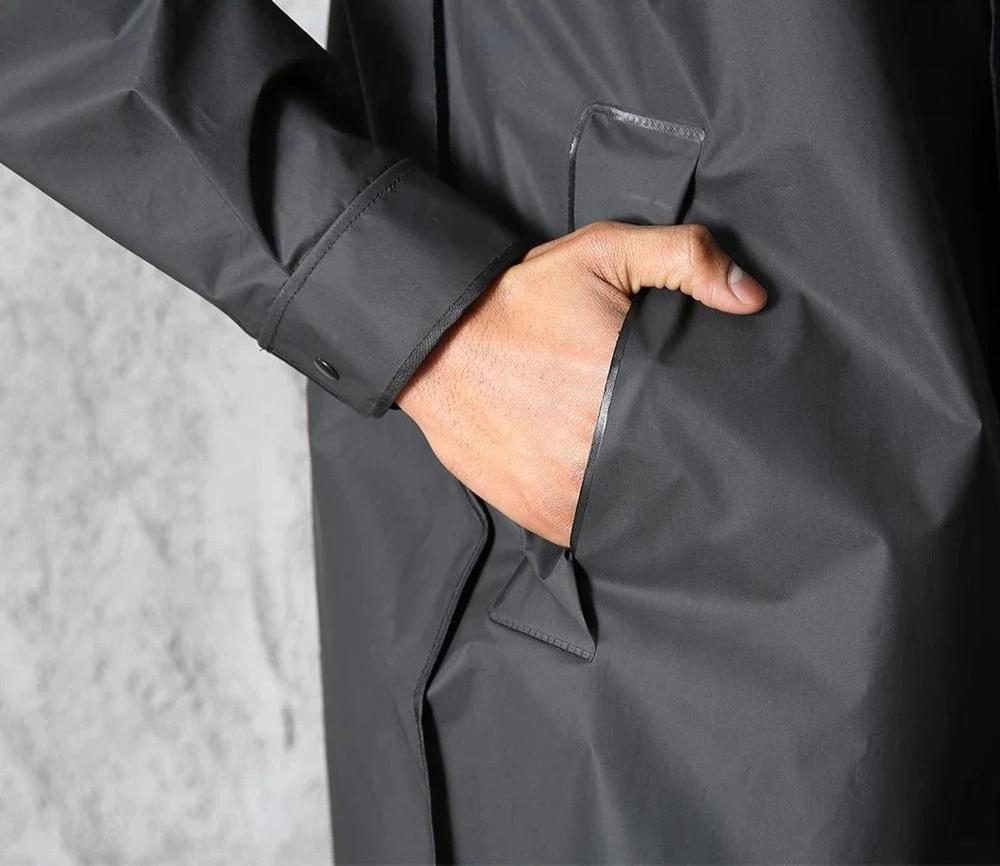 Vattentät regnrock med huva