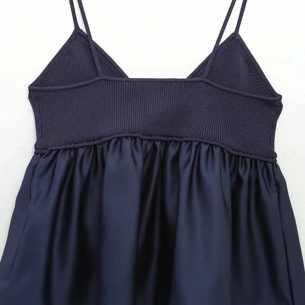 V-ringad plisserad smockblus för kvinnor