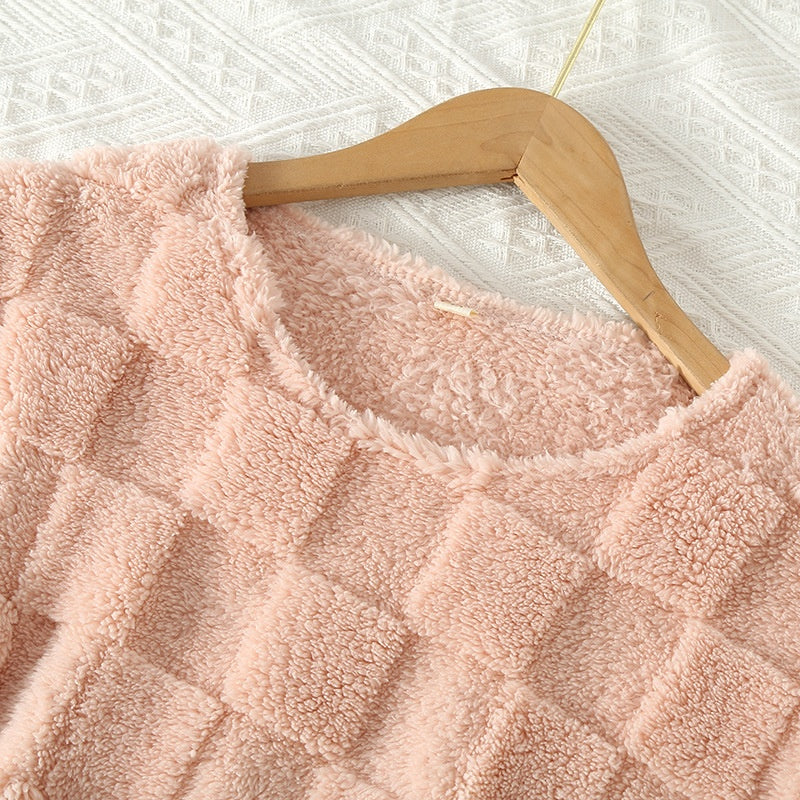 Vinterrutigt pyjamas-set för kvinnor